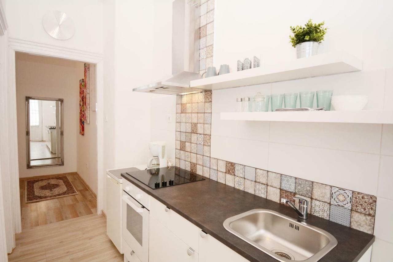 Lillybeth City Center Apartments Budapest Exterior foto